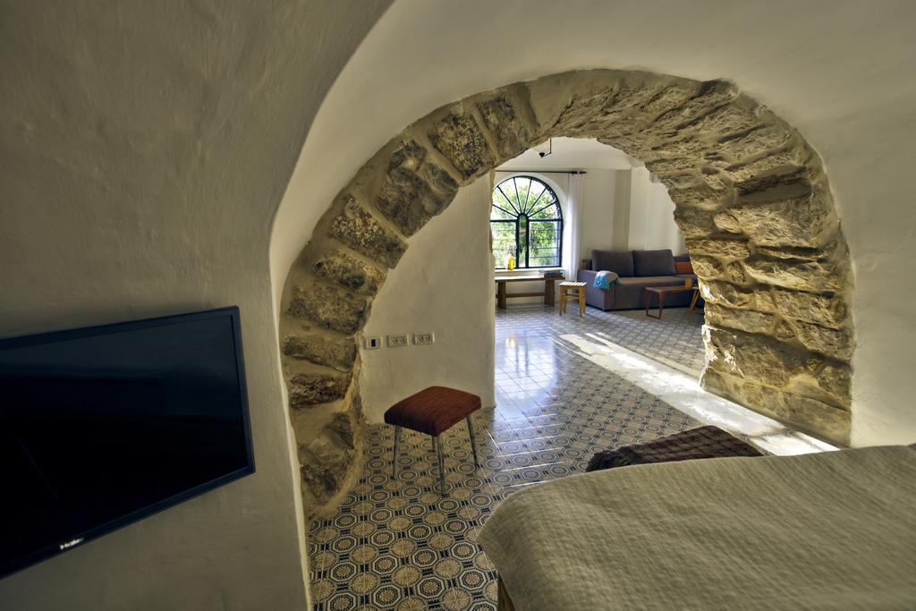 The Nest - A Romantic Vacation Home In Ein Kerem - Иерусалим Экстерьер фото