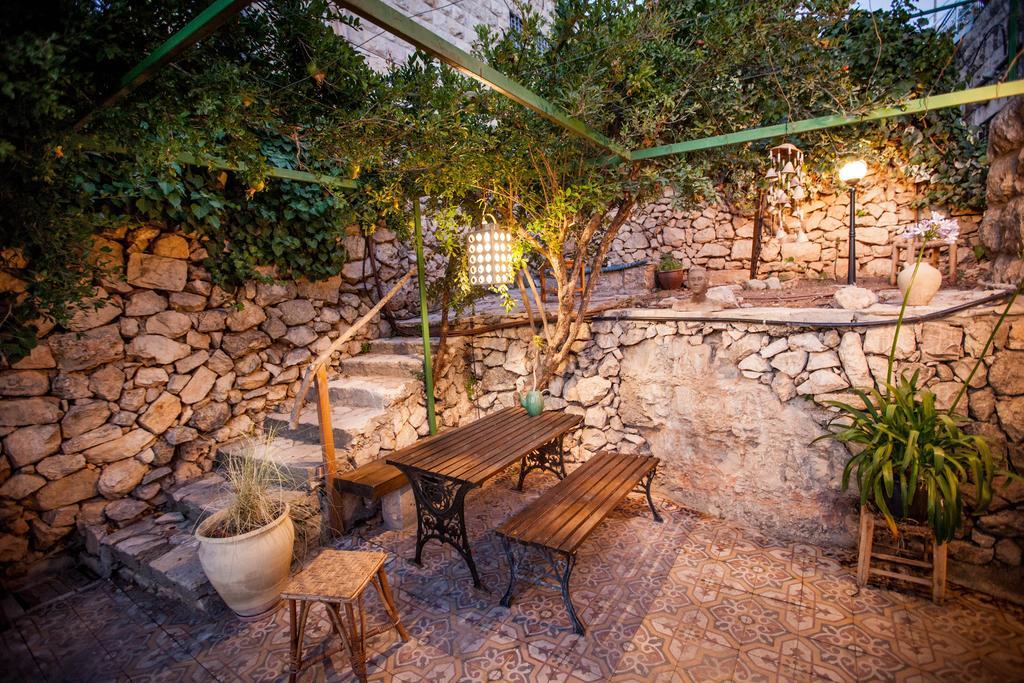 The Nest - A Romantic Vacation Home In Ein Kerem - Иерусалим Номер фото